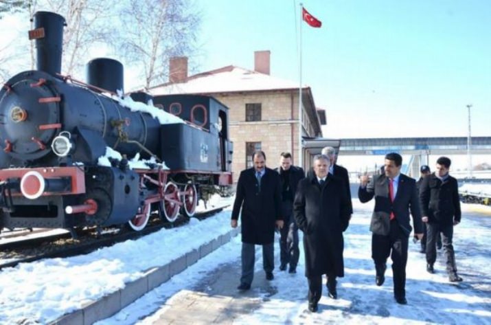 Vali Kahraman, TCDDY Erzincan İşletme Müdürlüğü'nde İncelemelerde Bulundu